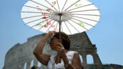 Weekend torrido, caldo estremo non dà tregua: oggi 18 città in rosso