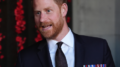 Harry presto in Inghilterra, domani incontro tra Carlo e William “per decidere l’approccio”