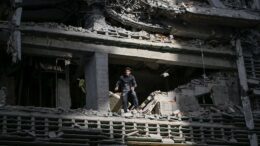 Venezuela, italiano a Caracas: ”Gente disperata scava tra le macerie, mancano gli aiuti”