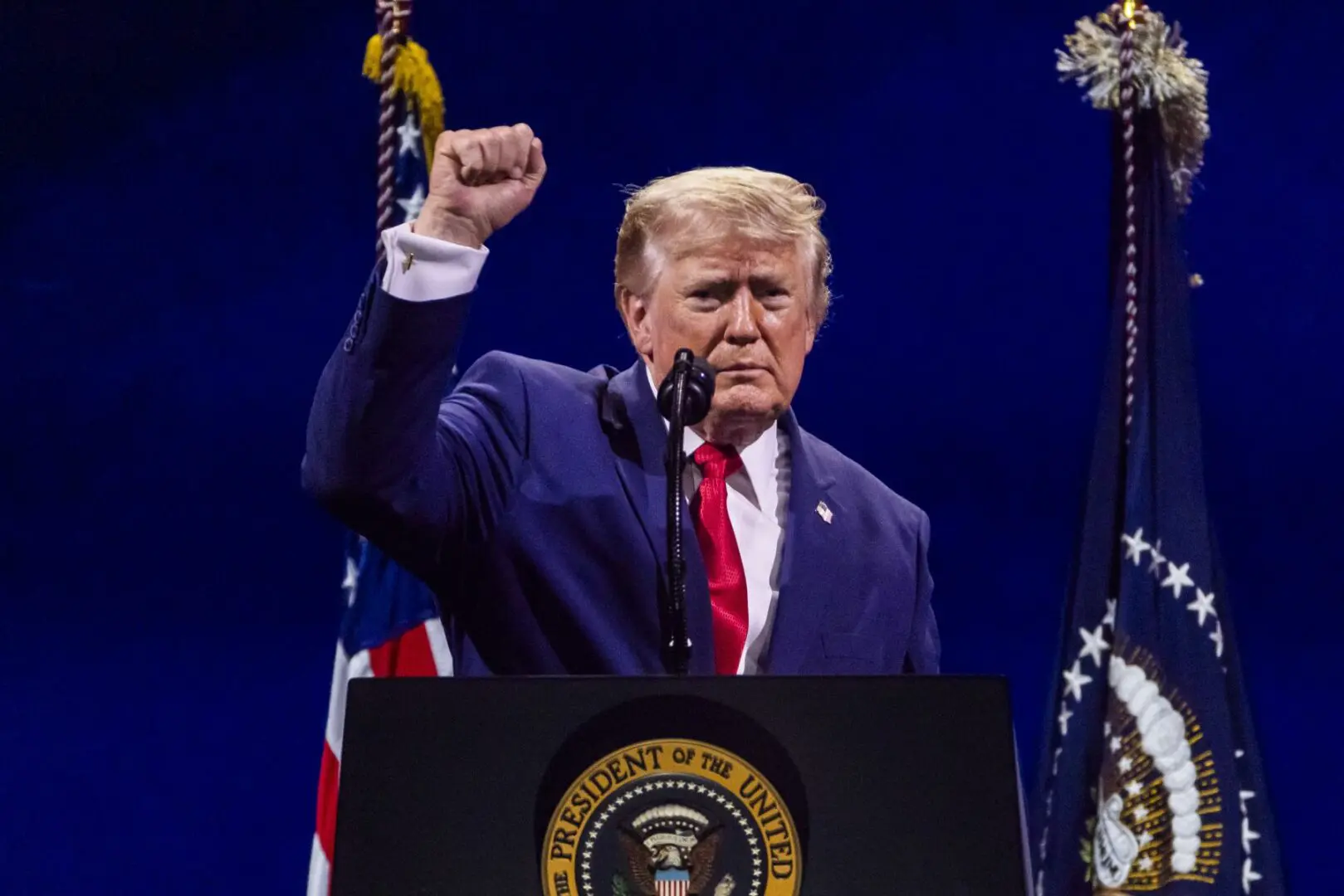 Trump “Gli Usa più ricchi e forti che mai, il comunismo cancro da estirpare” Trump “Gli Usa più ricchi e forti che mai, il comunismo cancro da estirpare”