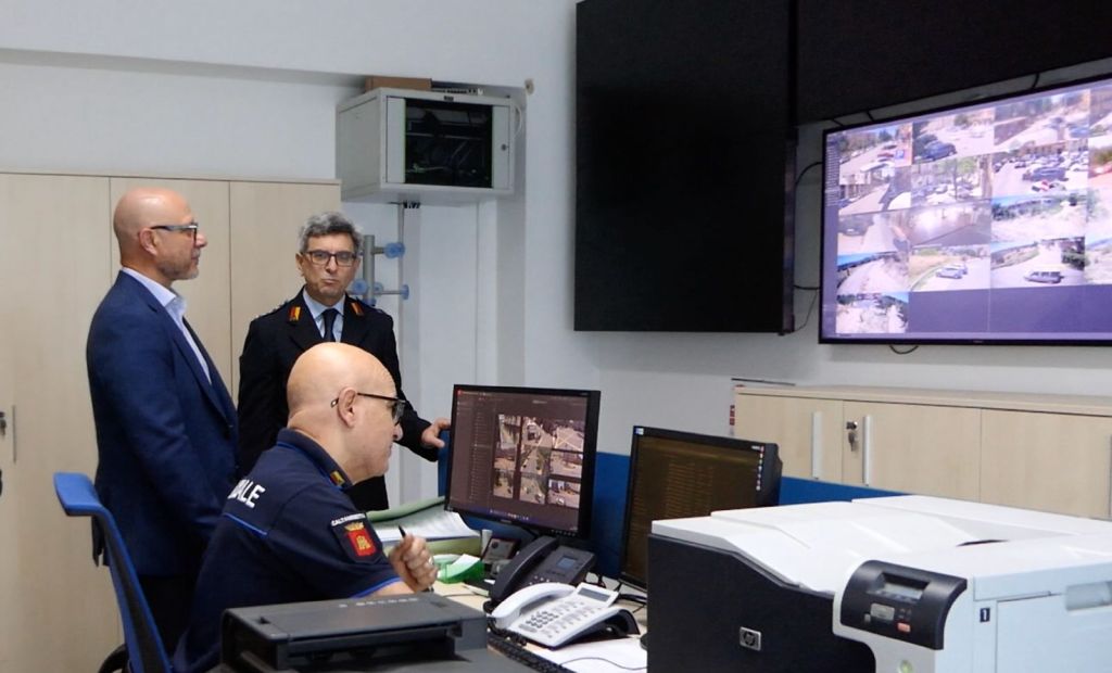 Con la fibra ottica il Comune di Caltanissetta potenzia la videosorveglianza Con la fibra ottica il Comune di Caltanissetta potenzia la videosorveglianza