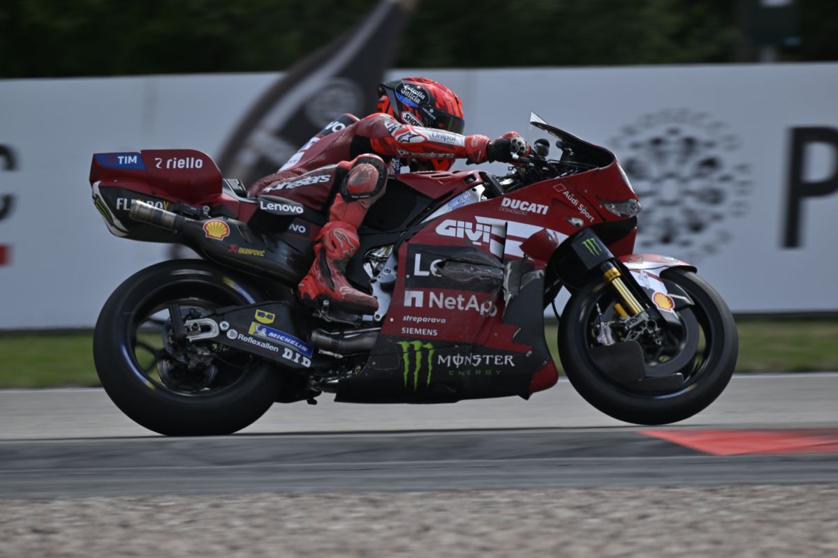 Marc Marquez vince la sprint in Germania, Di Giannantonio sul podio Marc Marquez vince la sprint in Germania, Di Giannantonio sul podio