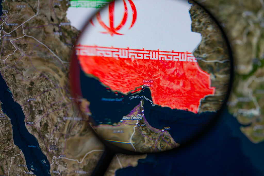 Iran, colpiti depositi di armi e altre strutture militari Usa in Bahrein Iran, colpiti depositi di armi e altre strutture militari Usa in Bahrein