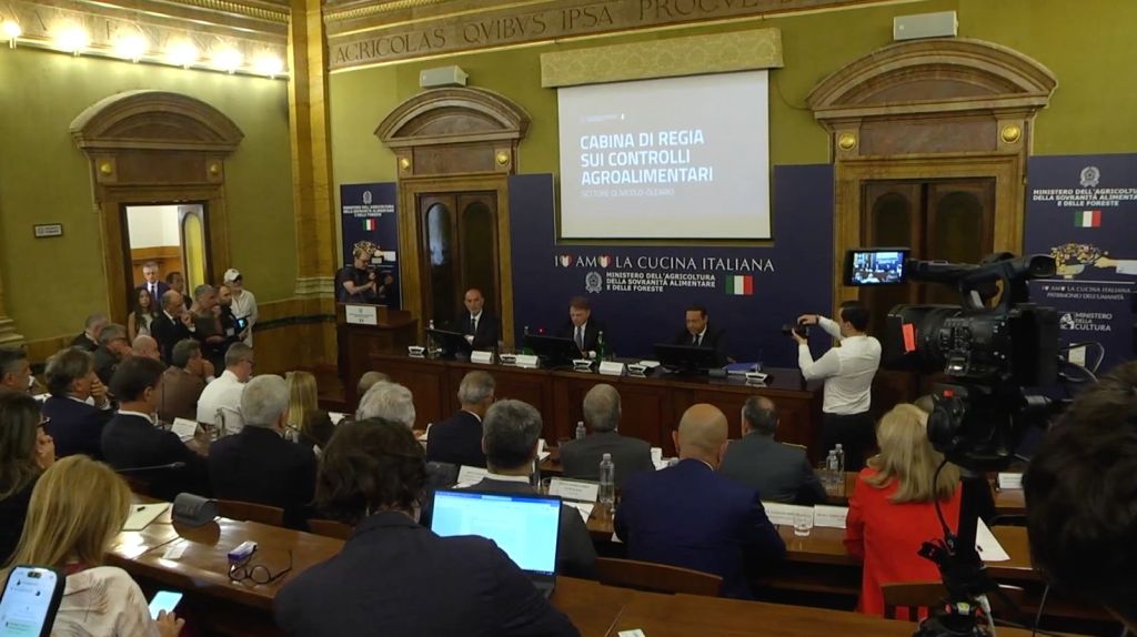 Olio, Lollobrigida “Più controlli contro le frodi e per tutelare il Made in Italy” Olio, Lollobrigida “Più controlli contro le frodi e per tutelare il Made in Italy”
