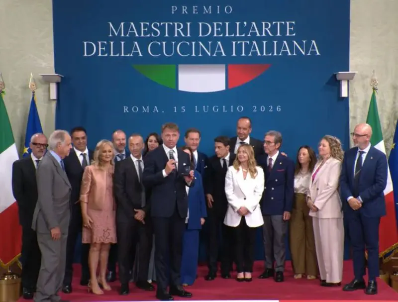 Meloni e Lollobrigida premiano 10 Maestri dell’Arte della Cucina Italiana Meloni e Lollobrigida premiano 10 Maestri dell’Arte della Cucina Italiana