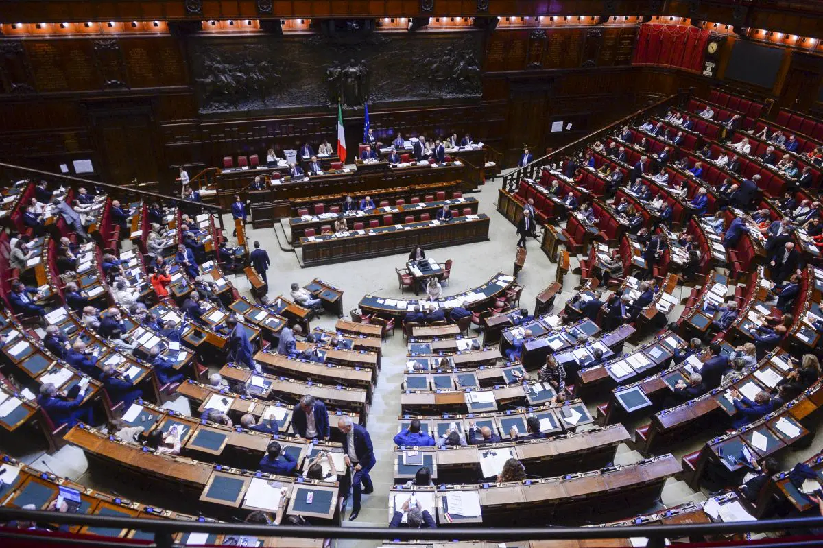 Legge elettorale, ok della Camera con 217 voti, il testo va al Senato Legge elettorale, ok della Camera con 217 voti, il testo va al Senato