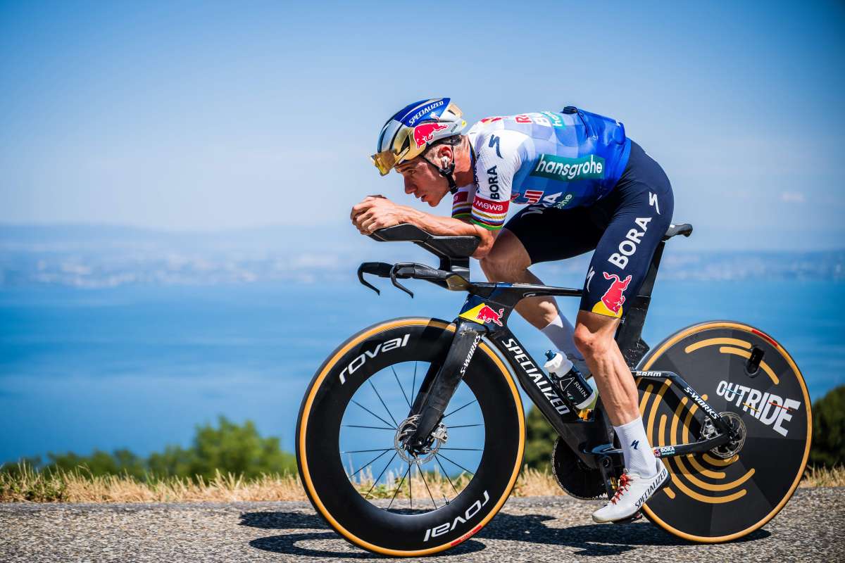 Evenepoel fa il bis nella crono, Pogacar 2° e sempre in giallo al Tour Evenepoel fa il bis nella crono, Pogacar 2° e sempre in giallo al Tour