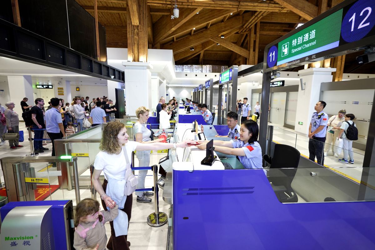 Cina perfezionerà i programmi di transito e ingresso senza visto Cina perfezionerà i programmi di transito e ingresso senza visto