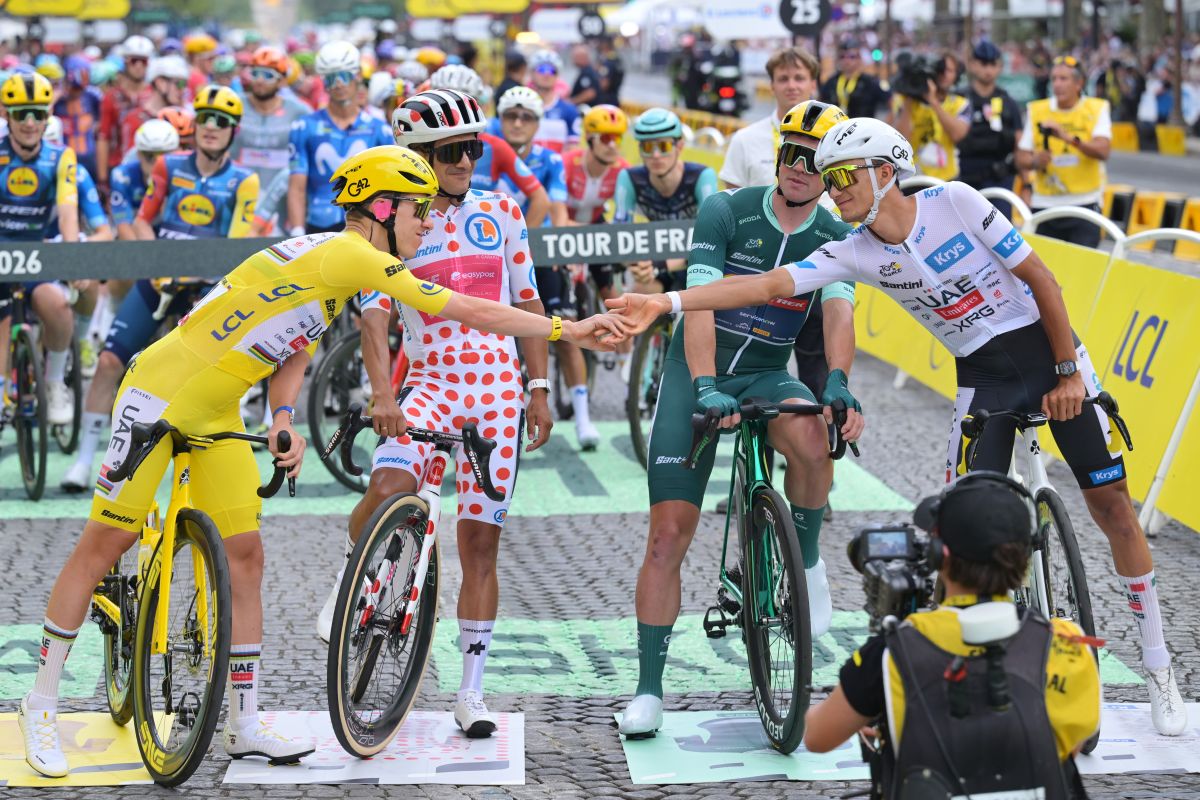 Al Tour pokerissimo di Pogacar, sui Campi Elisi vince Van Der Poel Al Tour pokerissimo di Pogacar, sui Campi Elisi vince Van Der Poel