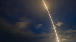 Cina, lanciato nello spazio un nuovo satellite per la trasmissione dati