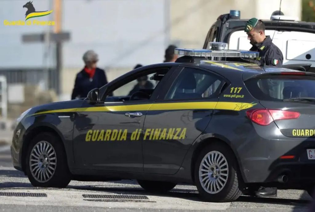 Furti d’auto e riciclaggio, 13 misure cautelari nel foggiano Furti d’auto e riciclaggio, 13 misure cautelari nel foggiano