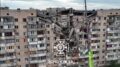 Morti e feriti a Kiev per nuovo attacco russo, le immagini di un edificio residenziale colpito