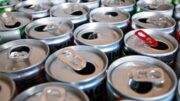 Energy drink e adolescenti, studio pediatri: “4 su 10 cominciano prima dei 12 anni”