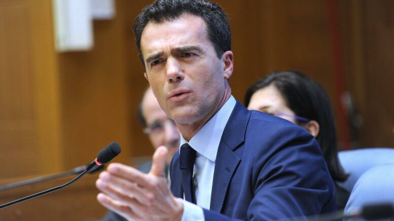 Sospensione Schengen: Gozi accusa l’Italia, “motivo è Vannacci, non Sánchez”