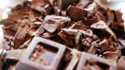 Giornata mondiale del cioccolato, il medico-nutrizionista: “Gustarlo è un’emozione biologica unica ma c’è un limite”