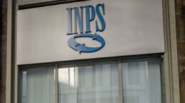 Inps, il rapporto: sale età pensionamento, donne con 6 anni di contributi in meno