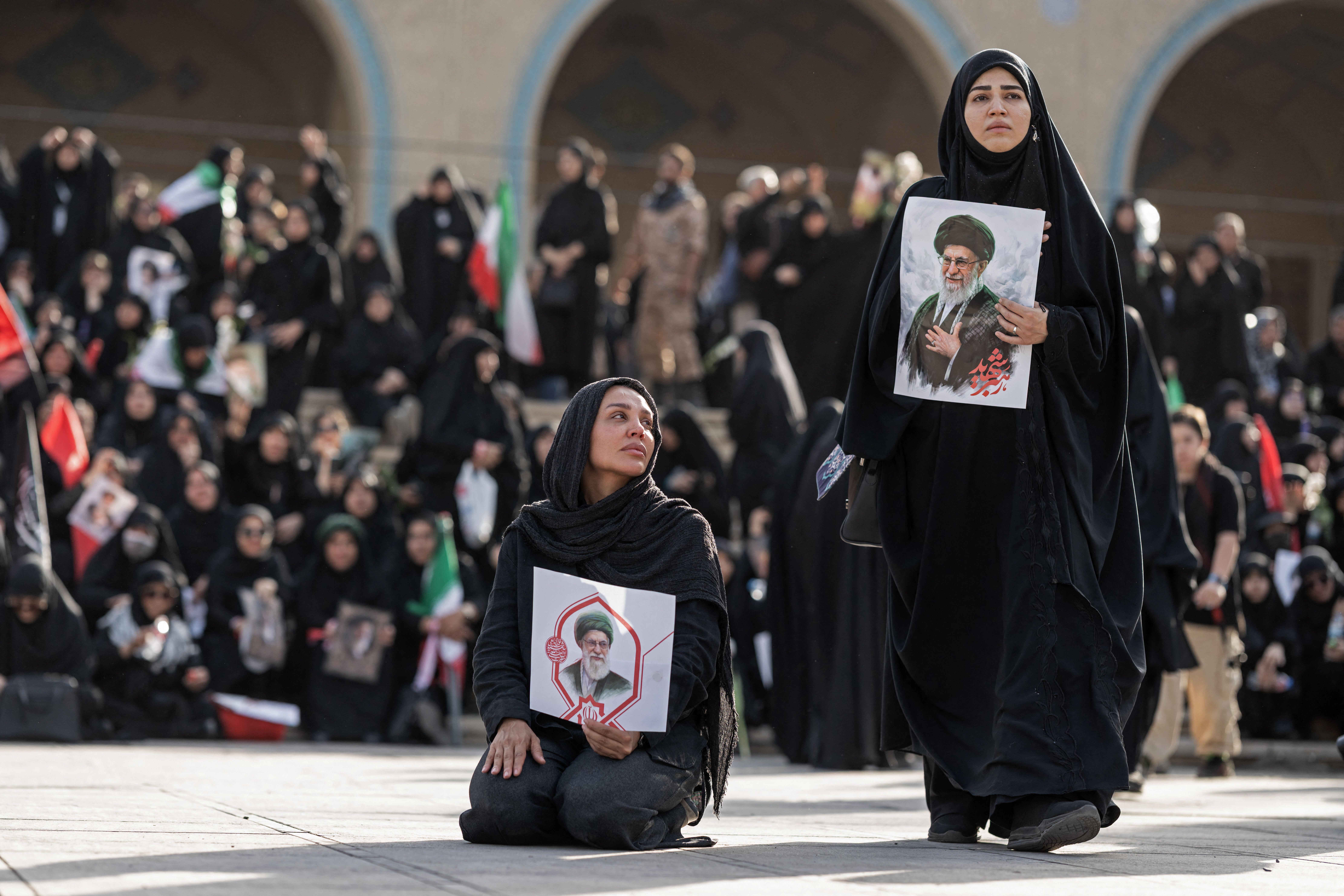Iran-Usa, colloqui in pausa per i funerali di Khamenei: attese milioni di persone