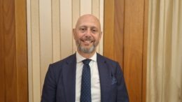 Paolillo (Merck Italia): “Accanto ai pazienti con Sm oltre i trattamenti farmacologici”