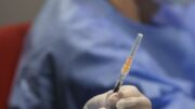 Covid: in arrivo i vaccini aggiornati, ok Ue alla nuova formula di Pfizer-BioNTech