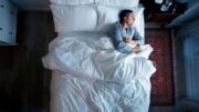 “Lavoratori over 50 non dormono”, l’allarme a causa dello stress
