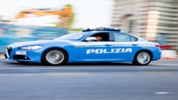La Polizia di Stato continua l’attività di prevenzione e contrasto ai furti e alle truffe ai danni di anziani. Arrestato 21enne campano colto in flagranza di reato nel tentativo di mettere a segno un colpo con la tecnica finto “maresciallo”