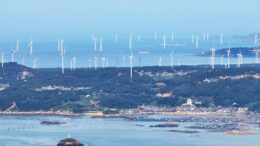 Cina, obiettivo produzione di energia da fonti non fossili al 50% entro il 2030