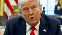 Trump “Lo stretto di Hormuz riaprirà molto presto, altrimenti colpi durissimi”