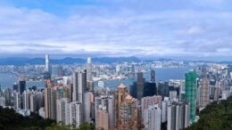 Cina, banca Ubs rialza al 4,5% le previsioni su crescita del Pil di Hong Kong