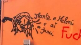 Scritte contro Meloni a Bologna, perquisizioni per uno dei presunti autori