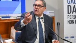 Liguria, archiviata inchiesta su Toti. Gip “Elementi non idonei a condanna”