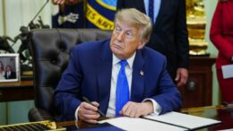 Trump “Israeliani non colpiscano Gaza, Hamas ha accettato di deporre le armi”