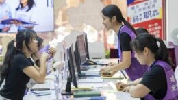 Cina, mercato del lavoro stabile nei primi 7 mesi del 2026