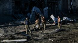 Notte di attacchi incrociati tra Mosca e Ucraina, morti e feriti A Zaporizhzhia