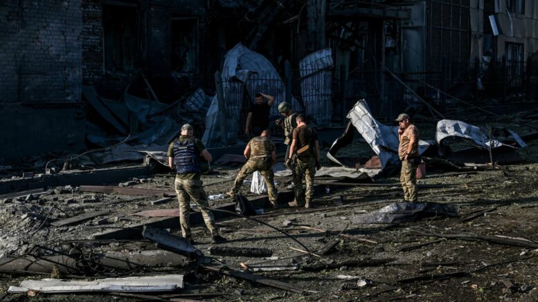 Notte di attacchi incrociati tra Mosca e Ucraina, morti e feriti A Zaporizhzhia
