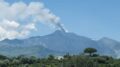 Ripresa sull’Etna attività stromboliana dal cratere Voragine, emissione di cenere