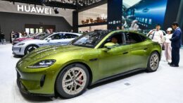 Cina, cresce il consumo energetico per auto elettriche e servizi dati Internet
