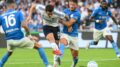 Baturina e Douvikas piegano il Napoli al Maradona, vince il Como 2-1
