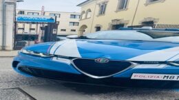 Arrestato nella serata di mercoledì 5 agosto un nigeriano di 46 anni, in possesso di permesso di soggiorno, fermato dalla squadra mobile in via Perosi e trovato in possesso di 19 dosi di eroina e 15 di cocaina .