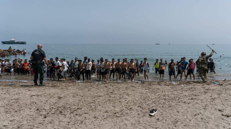 Ceuta: 4mila minori migranti non protetti, l’allarme di Save the Children