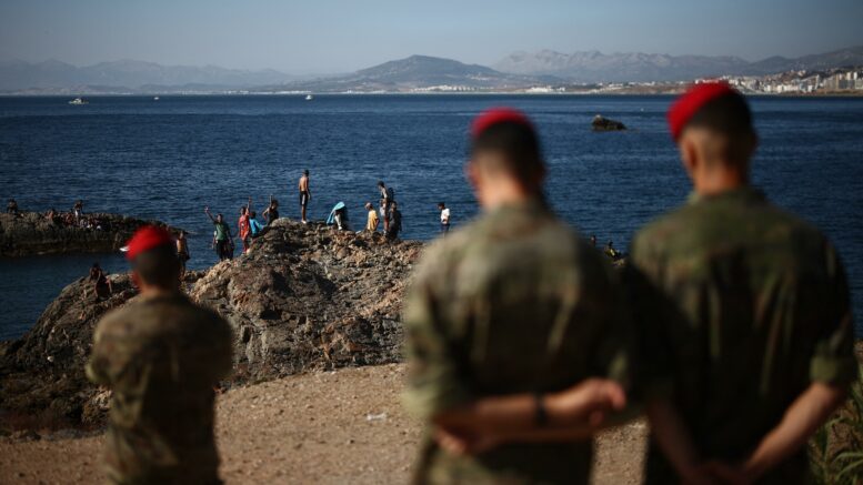 Ceuta, governo in allarme: “Preoccupano appelli social per nuovo ingresso di massa a Ferragosto”