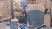 Turismo, a Tolosa tra tessuti e cosmetici la tintura ancestrale del bleu de pastel diventa esperienza