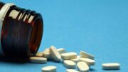 Caldo, la farmacologa avverte: “Alcune cure ci rendono più vulnerabili alle alte temperature”