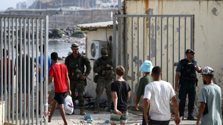 Ceuta, ancora 5mila migranti in città: “Emergenza non è finita”
