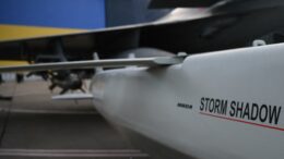 Ucraina potrà produrre missili Storm Shadow, sì di Regno Unito e Francia