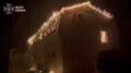 Raid russo notturno su Kiev, le immagini di un ospedale pediatrico in fiamme