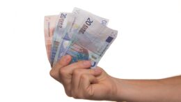 ANCHE NEL PADOVANO SEMPRE PIU’ SPESE FISSE E SEMPRE MENO REDDITO DISPONIBILE PER LE FAMIGLIE