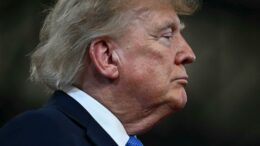Trump ingrassato di 10 chili, il medico: “Colpa dello stress da presidenza”
