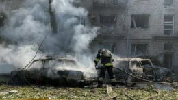 Ucraina, nuovi raid su Kiev e Zaporizhzhia. Zelensky: “Russia ha utilizzato missili balistici nordcoreani”