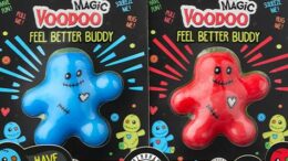 Bambolina voodoo con amianto, scatta la segnalazione del ministero della Salute: “Pericolosa in caso di rottura”