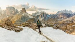 Dalle distorsioni alla caviglia alla lombalgia, tutte le insidie del trekking in montagna